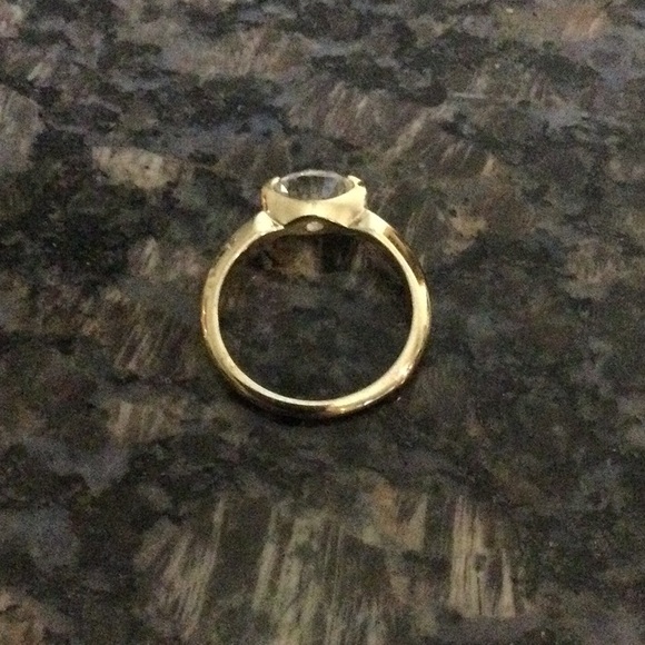 Gold Ring - Picture 4 of 5